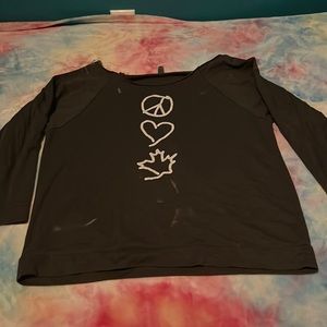 It is a grey XXL shirt is has a big neck and it has a big neck cut